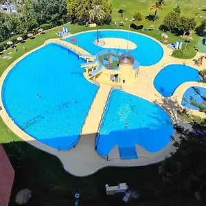 Entero, Enormes Piscinas, Terraza Y Playa Apartamento